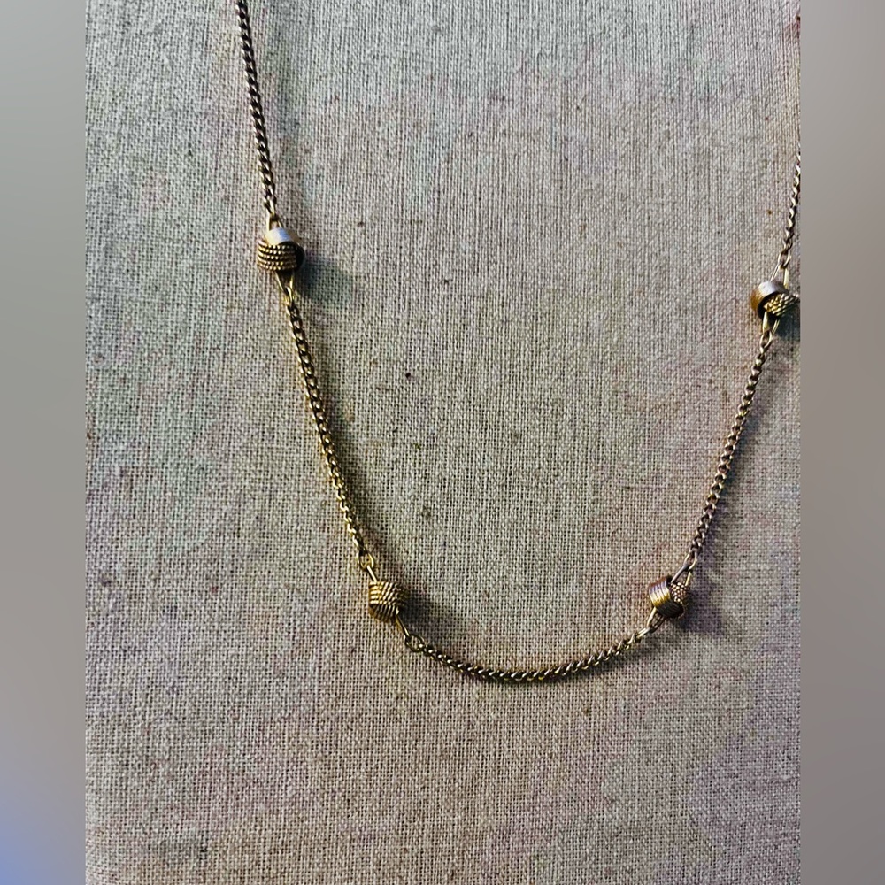 Avon Vintage Gold Knot Necklace - Picture 6 of 12